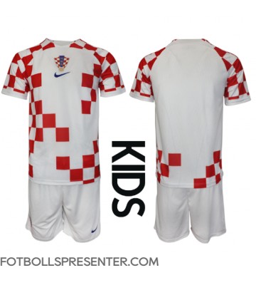 Kroatien Hemmatröja Barn VM 2022 Kortärmad (+ korta byxor)